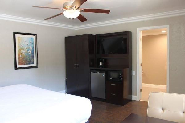 Inn at Highway 1 (Lompoc)